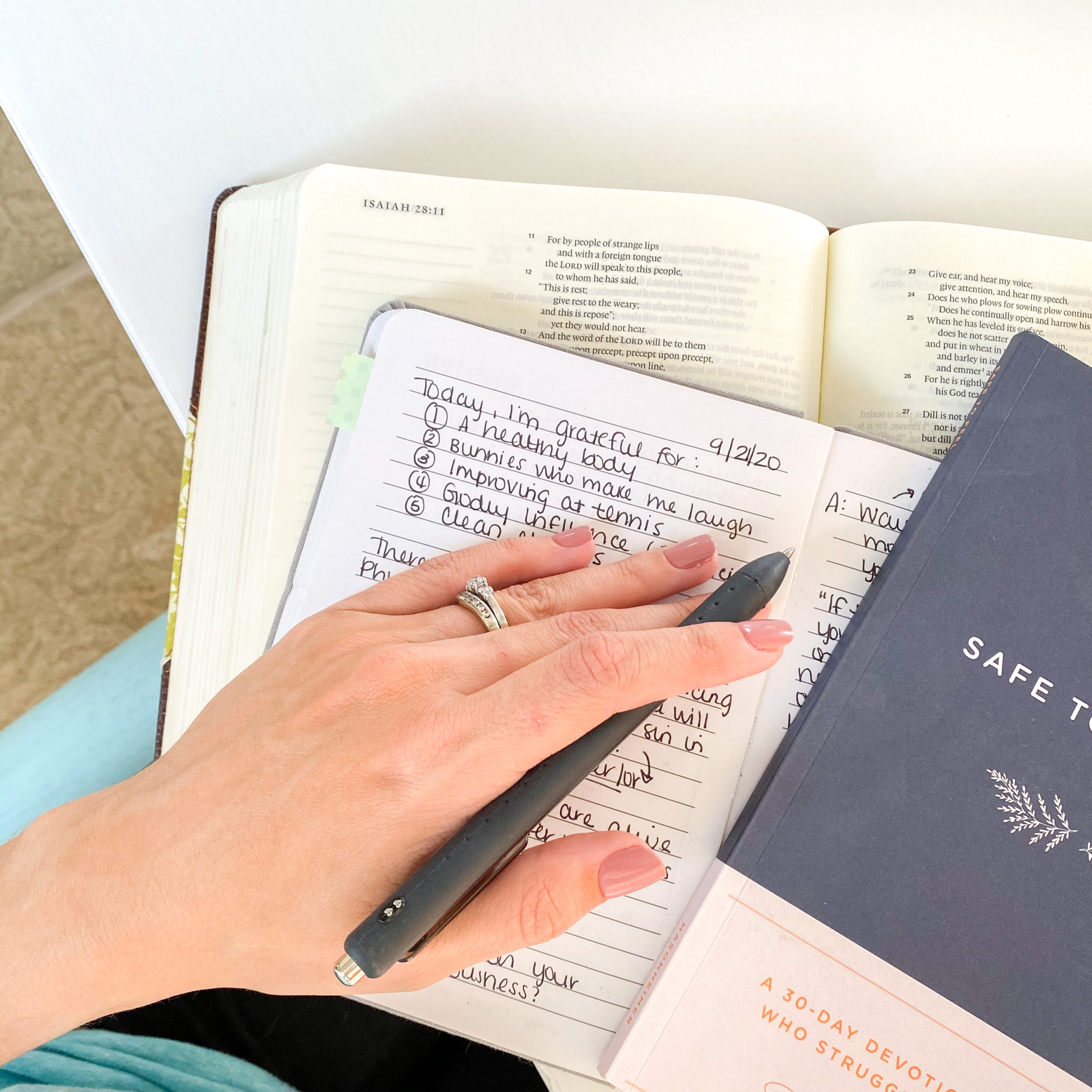 5 Gratitude Journaling Tools to Be More Thankful Every Day